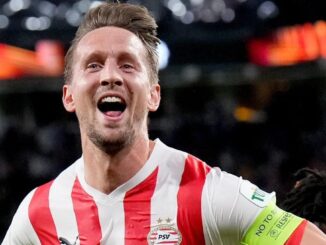 After declining the PSV Eindhoven   million offer,  Luuk de Jong claims to have a .5 million deal.