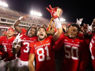 Houston football dominates Rice in Bayou Bucket 50 years after first matchup